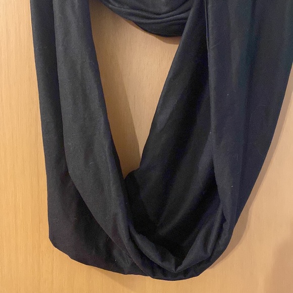 Beyond Yoga Accessories Beyond Yoga Fabfitfun Pocket Infinity Scarf